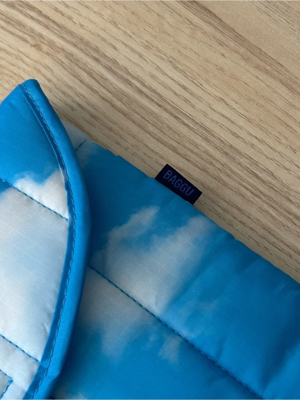 baggu clouds puffy laptop sleeve 13/14” (rare)